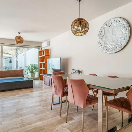 Casa De La Playa Holiday home *